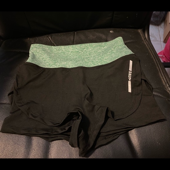 Sports bra and matching walking or jogging shorts Size small/medium - Picture 10 of 12